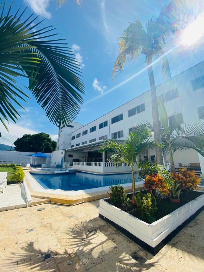 Hotel Mall Santana Del Rio ラ・ドラダ エクステリア 写真