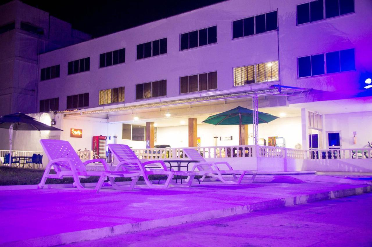 Hotel Mall Santana Del Rio ラ・ドラダ エクステリア 写真