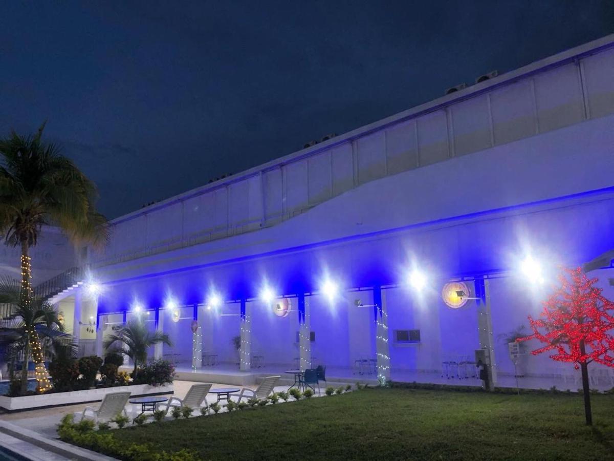Hotel Mall Santana Del Rio ラ・ドラダ エクステリア 写真