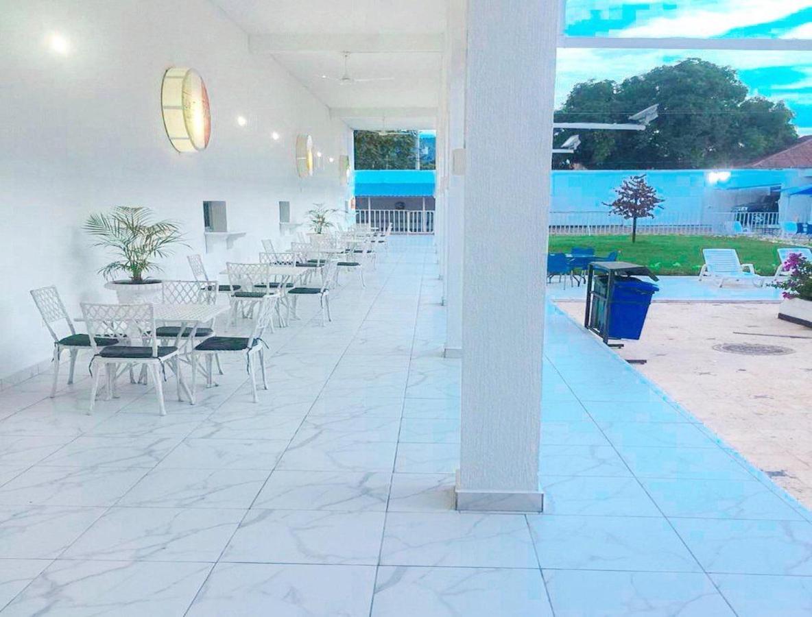 Hotel Mall Santana Del Rio ラ・ドラダ エクステリア 写真